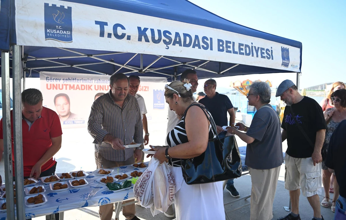 KUŞADASI BELEDİYESİ G&Ouml;REV ŞEHİTLERİNİ UNUTMADI