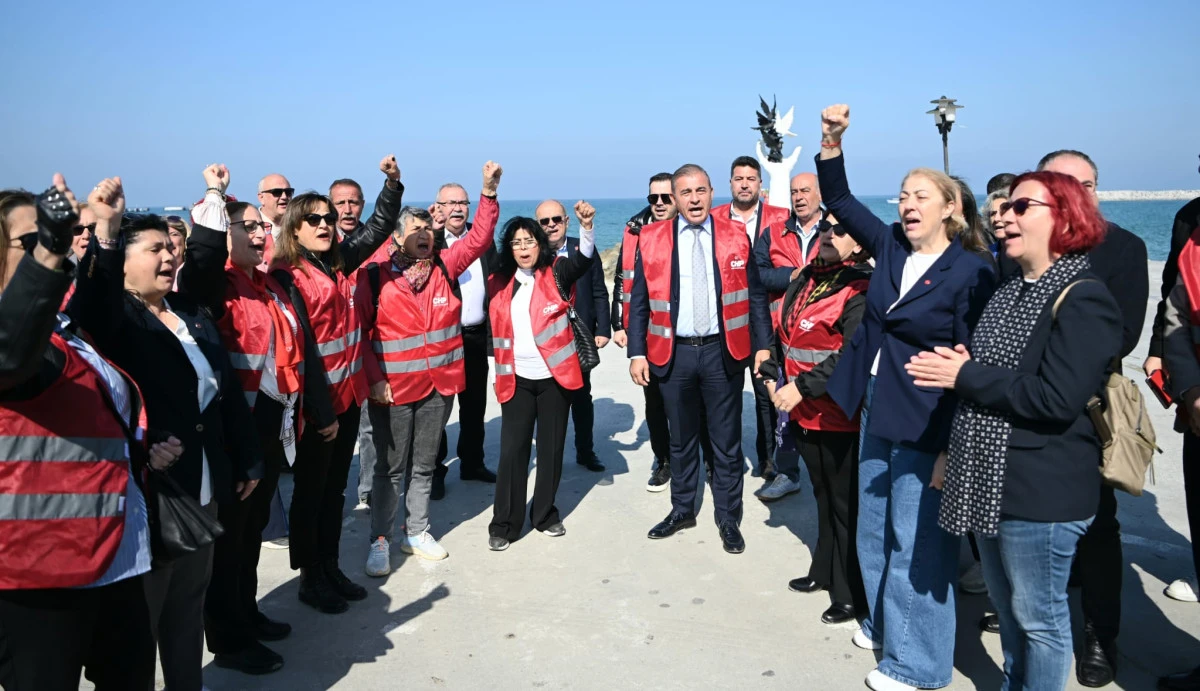 KUŞADASI&rsquo;NDA BAŞKAN &Ouml;MER G&Uuml;NEL İ&Ccedil;İN &lsquo;DEMOKRASİ N&Ouml;BETİ&rsquo; BAŞLADI