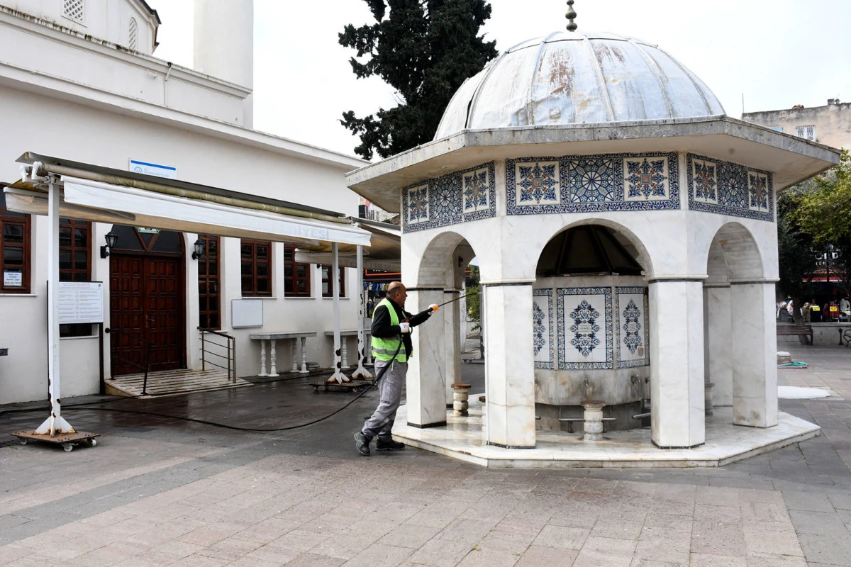 KUŞADASI&rsquo;NDA CAMİLER BAYRAM NAMAZINA HAZIR