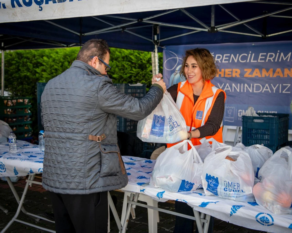 KUŞADASI&rsquo;NDA &Ccedil;OCUKLAR OKULA HER G&Uuml;N SAĞLIKLI VE MUTLU BAŞLIYOR