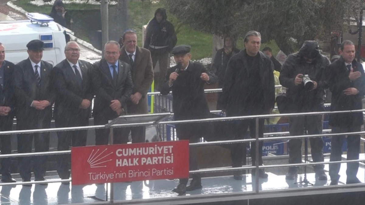 KUŞADASI&rsquo;NDA DAYANIŞMA MİTİNGİ