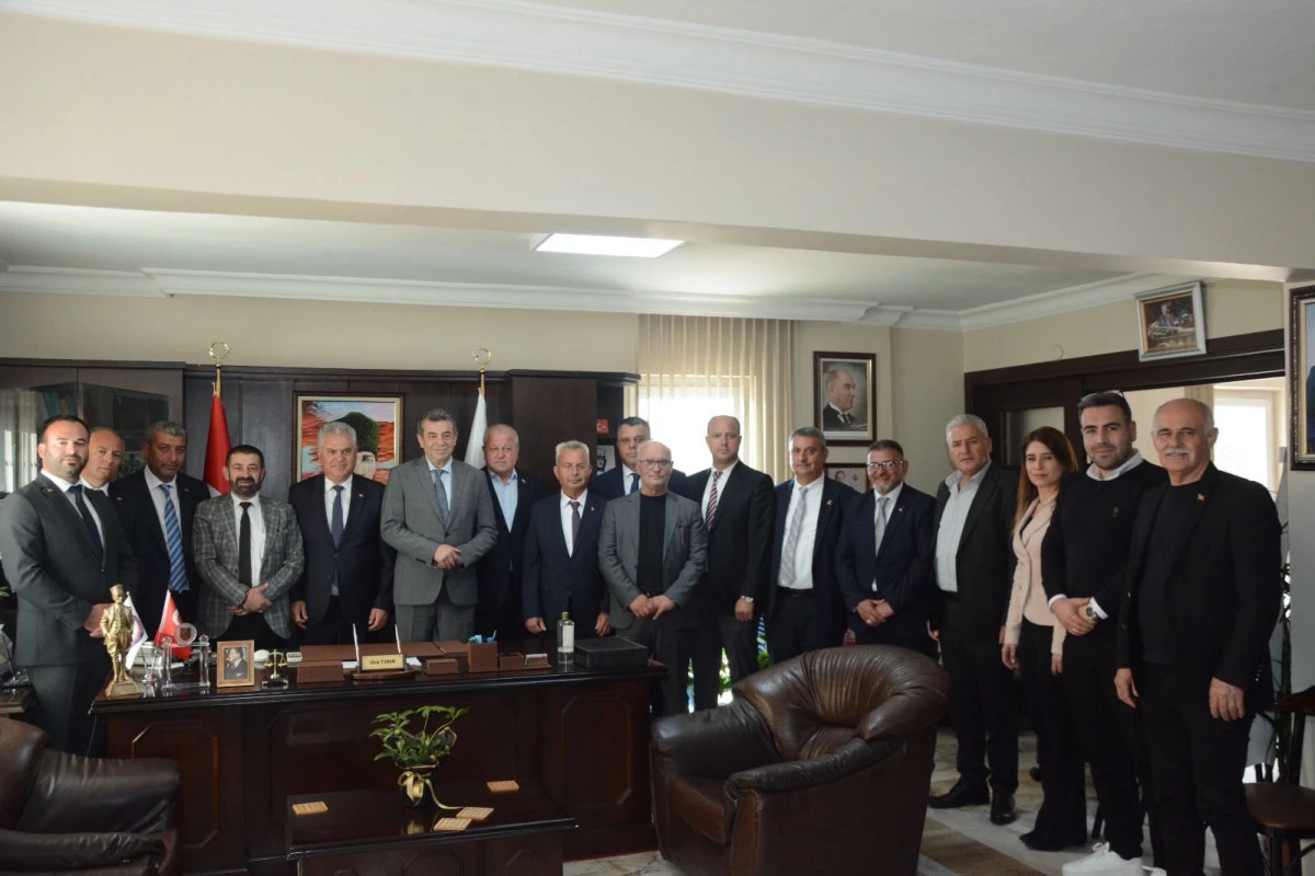 KUŞADASI&rsquo;NDA K&Uuml;NKC&Uuml; R&Uuml;ZGARI: DESTEK &Ccedil;IĞ GİBİ B&Uuml;Y&Uuml;YOR 