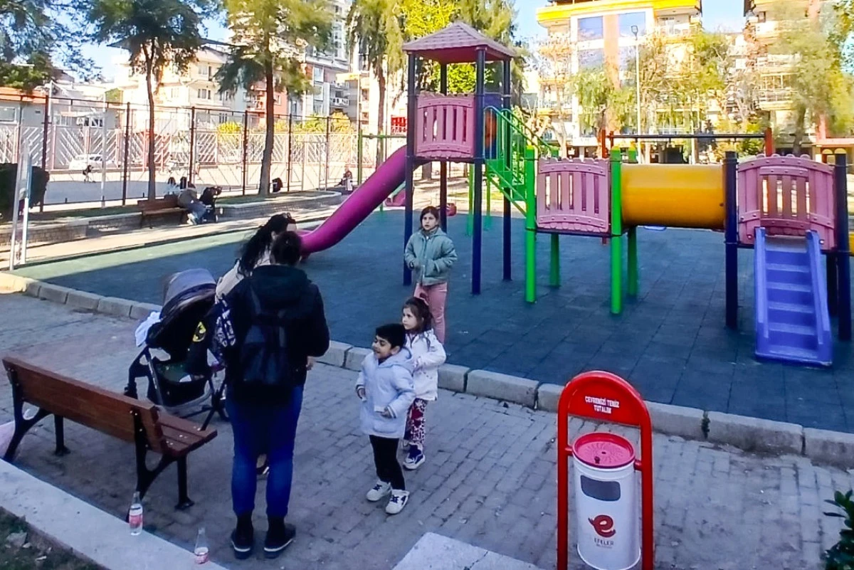 MUTLU &Ccedil;OCUKLAR, HUZURLU EFELER: