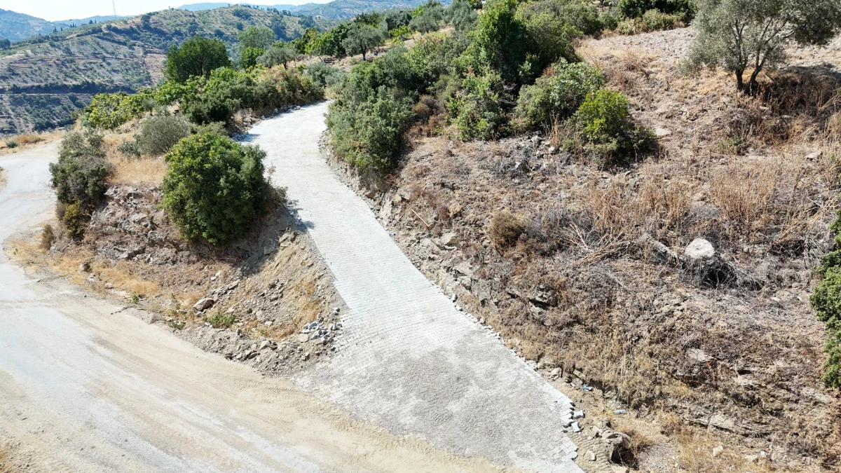 Nazilli Belediyesi Uzak Mahallelerde Yol Atağını S&uuml;rd&uuml;r&uuml;yor