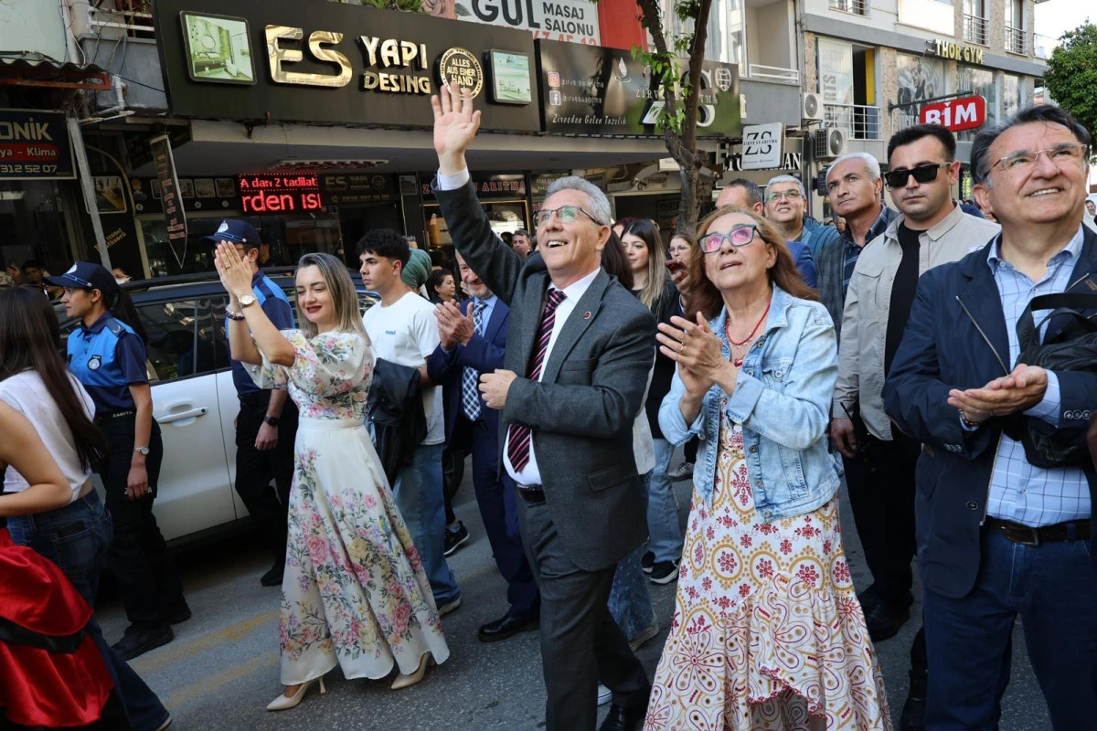 Nazilli&rsquo;de Kakava Şenliği İlk Kez D&uuml;zenlendi: Bahar Coşkusu Meydanlara Taştı