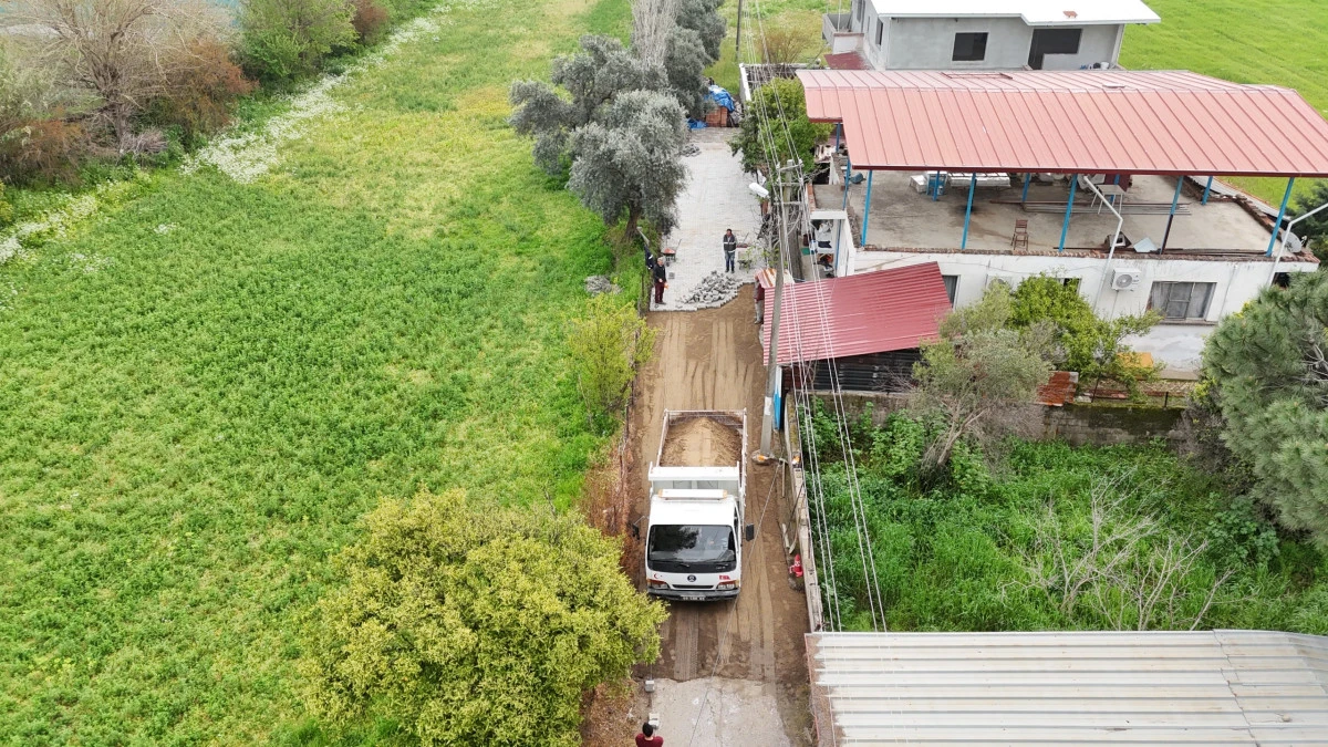 NAZİLLİ&rsquo;DE YOL SEFERBERLİĞİ S&Uuml;R&Uuml;YOR