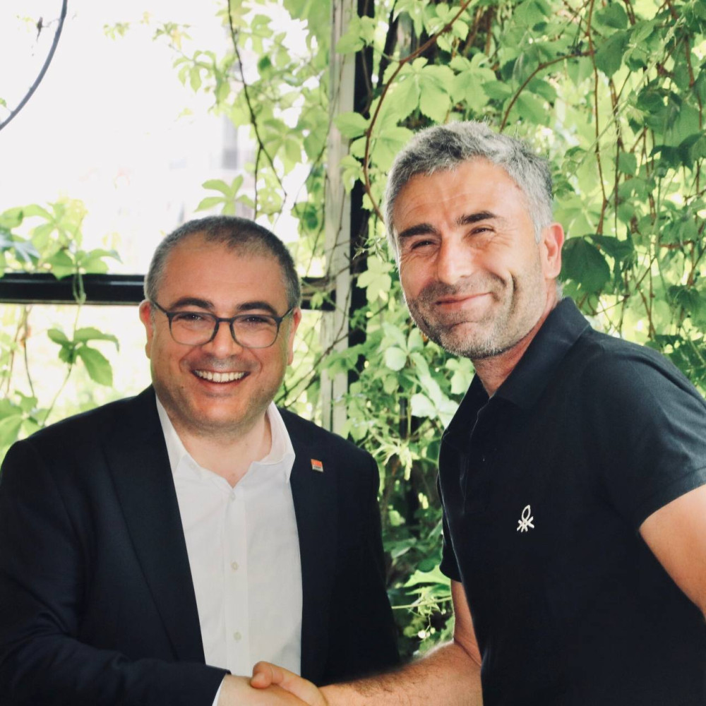 SEÇİME SAATLER KALA KARAKOZ ÇALIŞMALARINI SÜRDÜRÜYOR