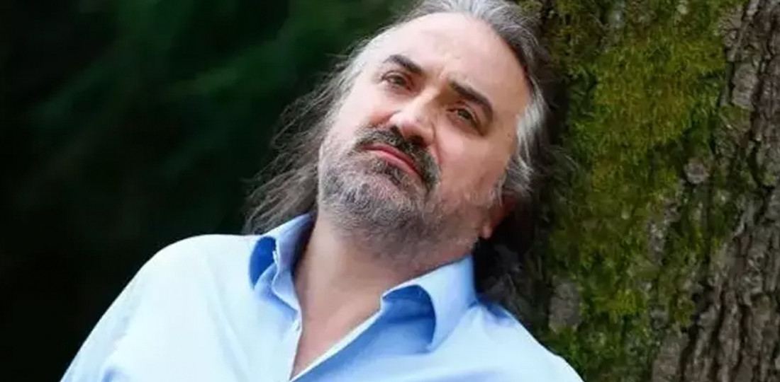 ÜNLÜ SANATÇI VOLKAN KONAK'TAN ACI HABER