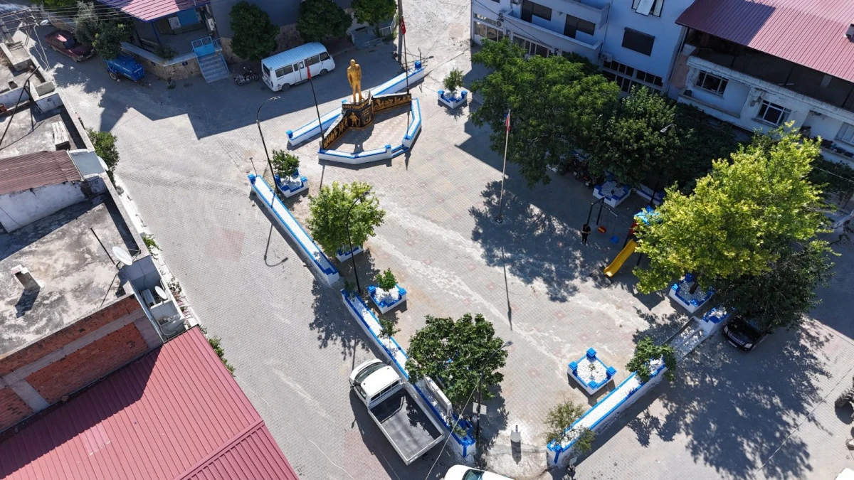 YAZIKENT ATAT&Uuml;RK MEYDAN PARKI'NDA PEYZAJ VE &Ccedil;EVRE D&Uuml;ZENLEME &Ccedil;ALIŞMALARI TAMAMLANDI